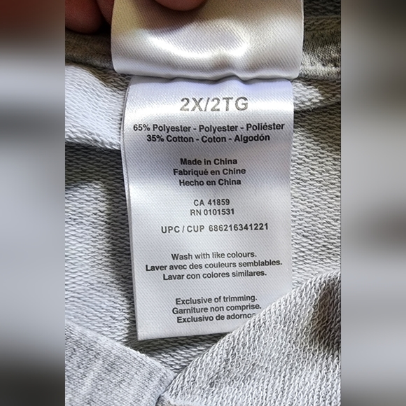 NEW Without Tags Grey Cropped Weekend Warrior Women's Sweatshirt 2X - Picture 4 of 5